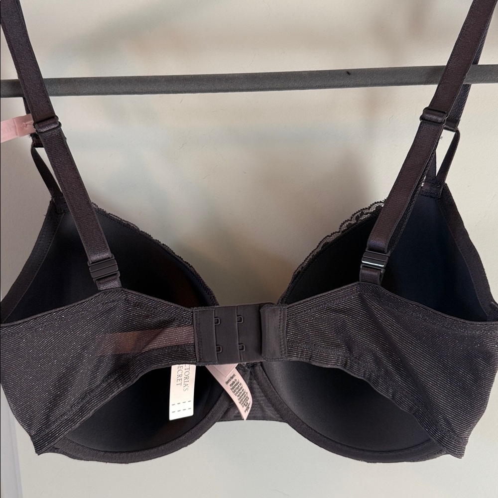 Victoria's Secret Lace Bra lightly lined - Picture 3 of 4